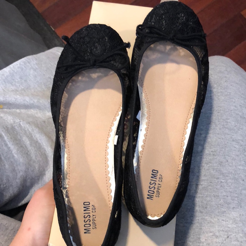 Lace flats